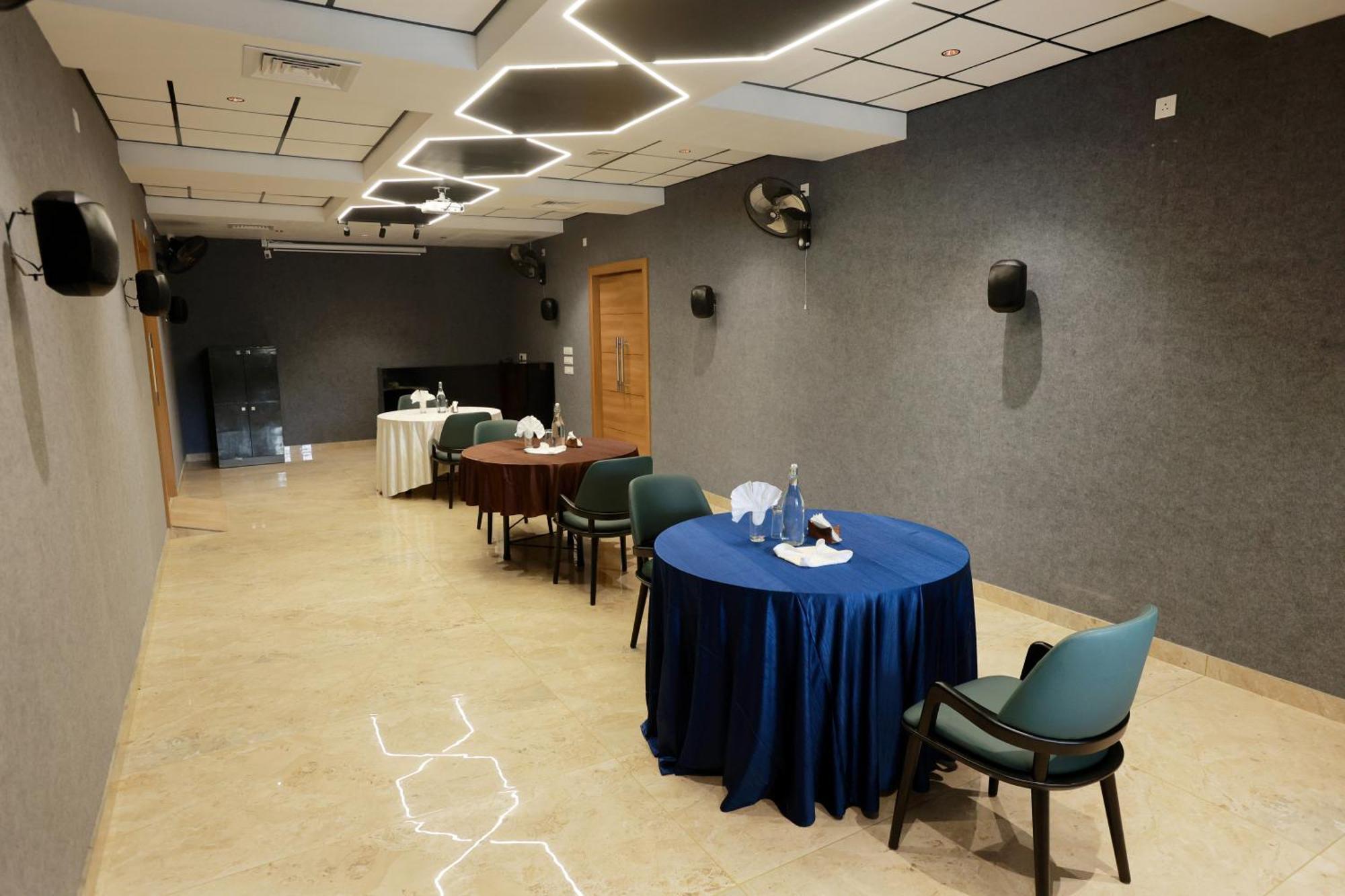 Cmk Habitat Centre Hotel Kochi Eksteriør billede